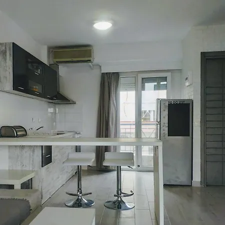 Blue Moon Renovated Apartment Nea Michaniona